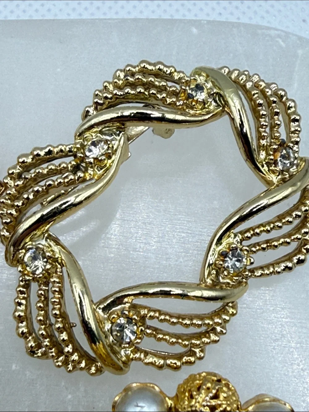 Vintage 4 pc Gold tone faux Pearl Decorative Brooch Set rhinestone pin 1 signed